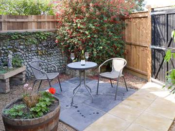 Holiday Home for 2 People in Norfolk, East of England, Photo 1