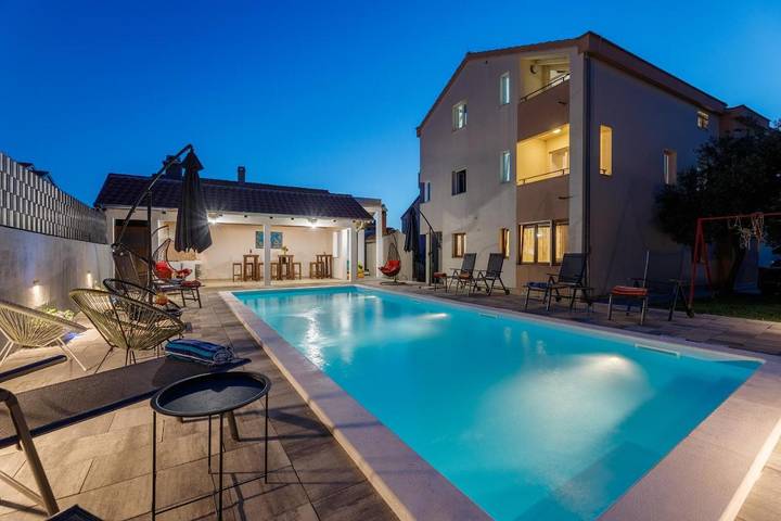 Pension voor 2 personen, with uitzicht and tuin as well as zwembad in Zadar