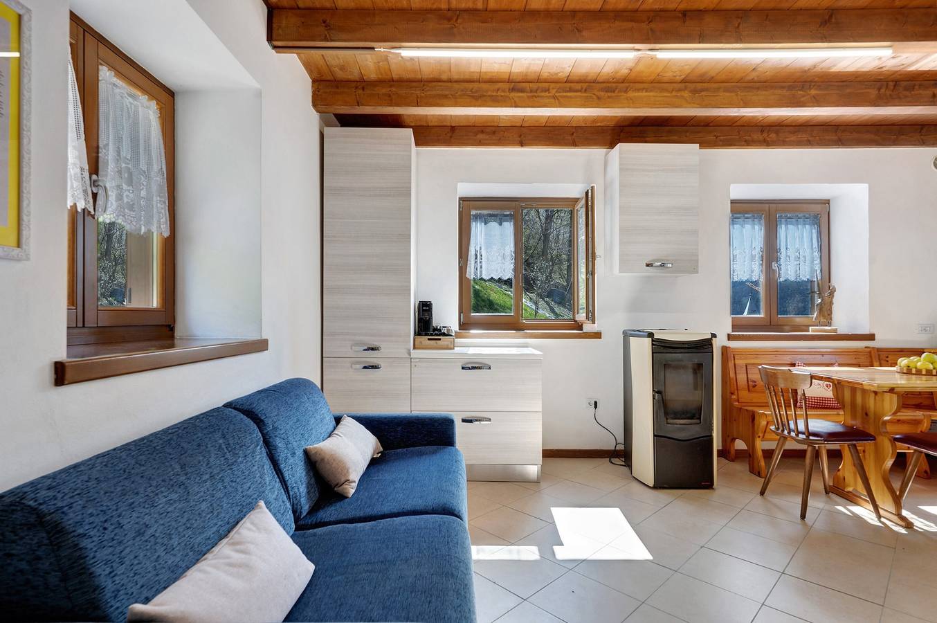 Ca della Melania – Steinhaus mit Garten, Pool und Grill in Folgaria, Alpe Cimbra