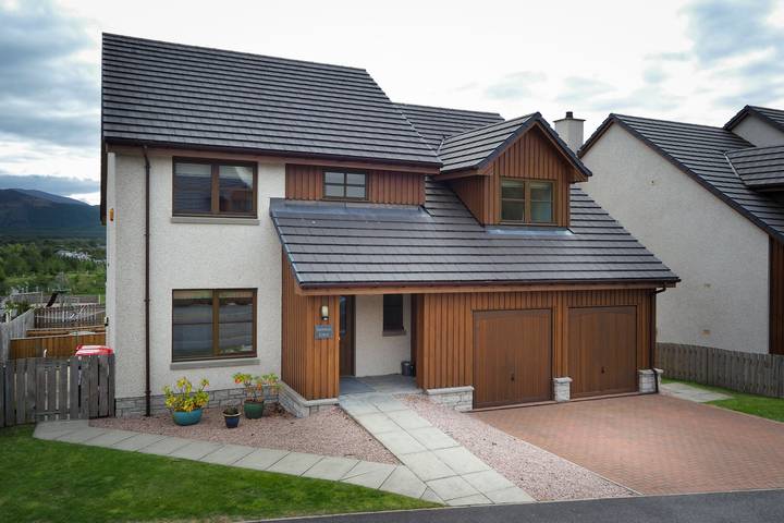 Location de vacances pour 10 personnes, avec jardin, adapté aux familles à Aviemore - 2