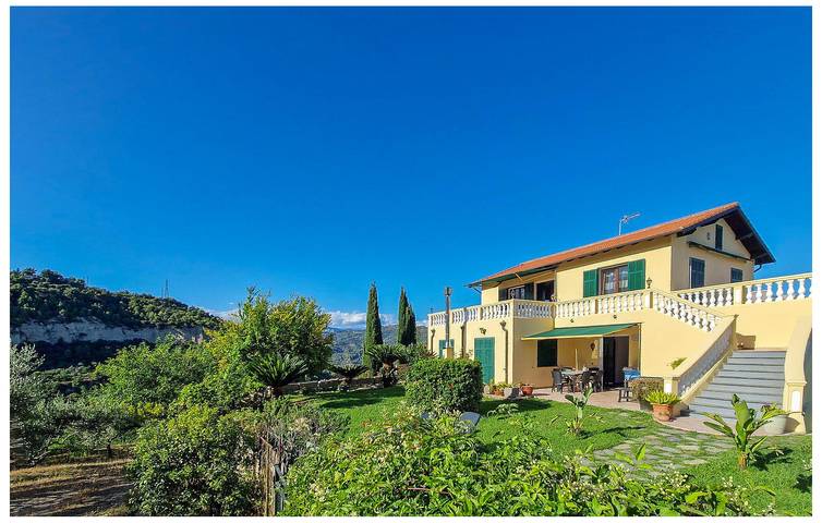 Moderne Wohnung mit Pool und Terrasse in der Nähe von Camporosso in Camporosso, Ligurische Alpen