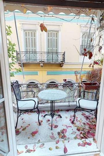 Vacation Rental for 10 Guests in Acropolis, Athens Centre, Picture 1