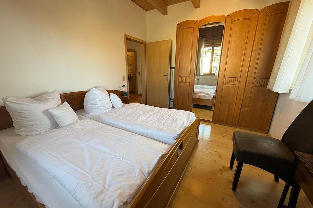 Ganze Wohnung, Komfortable Ferienwohnung für bis zu 4 Personen (85 qm) in Neualbenreuth, Ostbayern