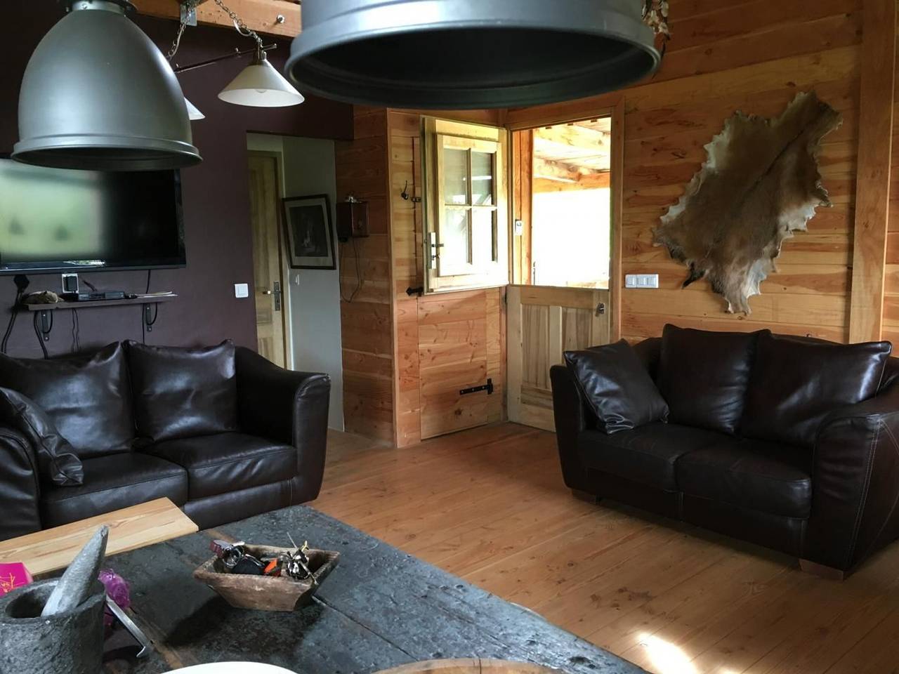 Holzchalet am Crescent See - 6-7 Pers., rustikaler Charme & moderner Komfort in Marigny-l'Église, Naturpark Morvan