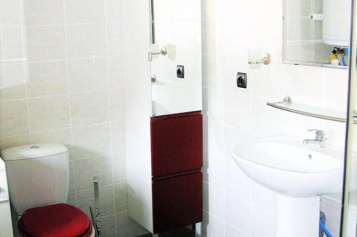 Gîte pour 2 personnes, avec terrasse ainsi que jacuzzi et jardin, animaux acceptés à Pouldergat - 3