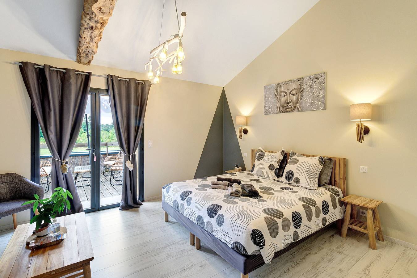 Zen gastenkamers met table d’hôtes, gedeeld zwembad, Wi-Fi en airco in Belvès, Périgord Noir