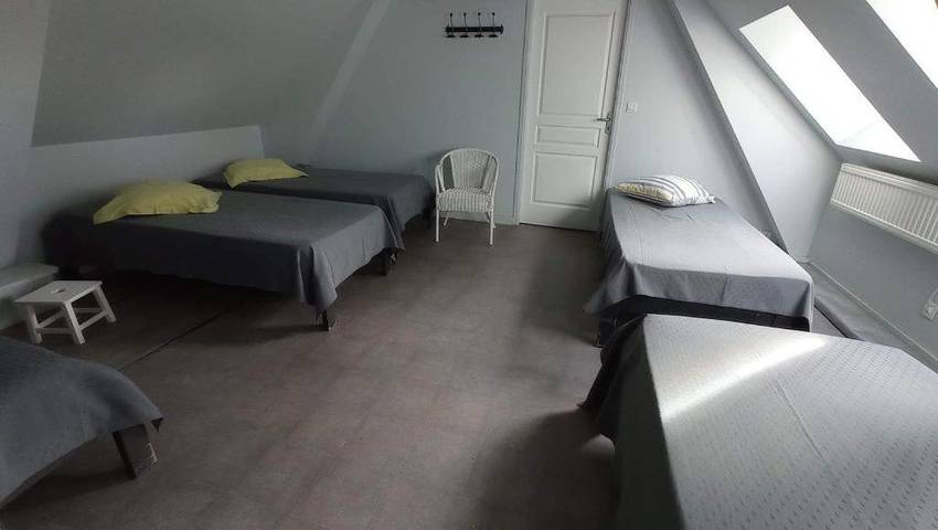 Maison de campagne pour 19 personnes, avec vue ainsi que terrasse et jardin dans Mayenne - 4