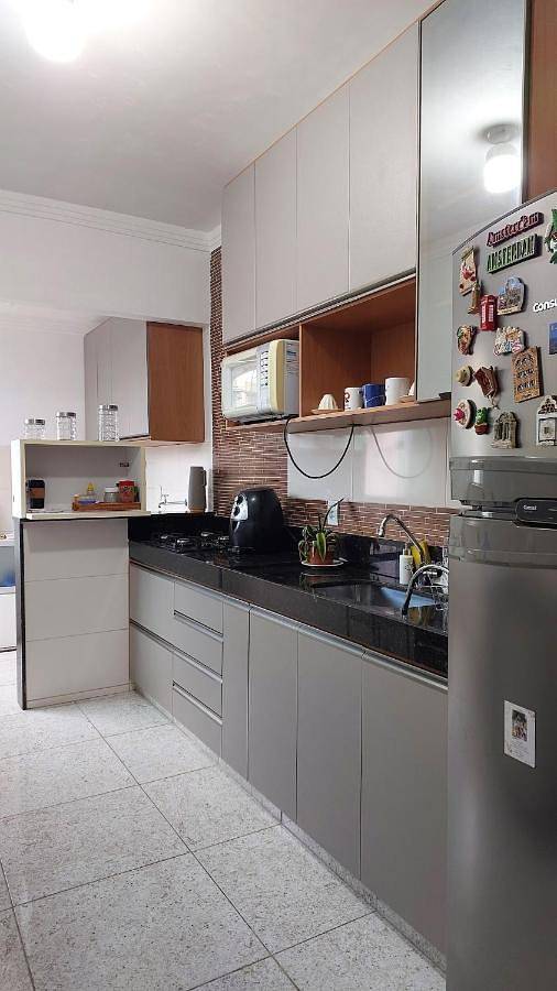 Casas e apartamentos de temporada para 4 pessoas, com vista e balcão em Governador Valadares