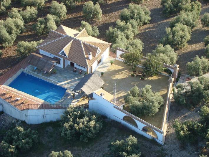 Casa rural para 8 personas, con piscina además de vistas al lago y jardín en Iznájar - 3