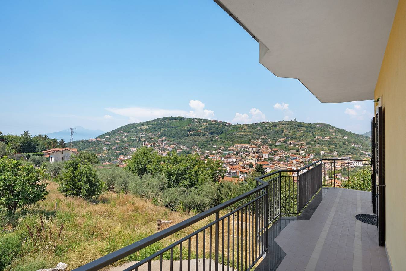 Zimmer 'Tripla Con Vista Vesuvio' mit Bergblick, Wi-Fi und Klimaanlage in Pimonte, Monti Lattari