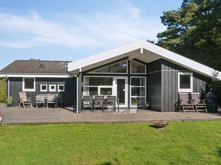 Vacation rental for 10 people, with terrace in Zealand