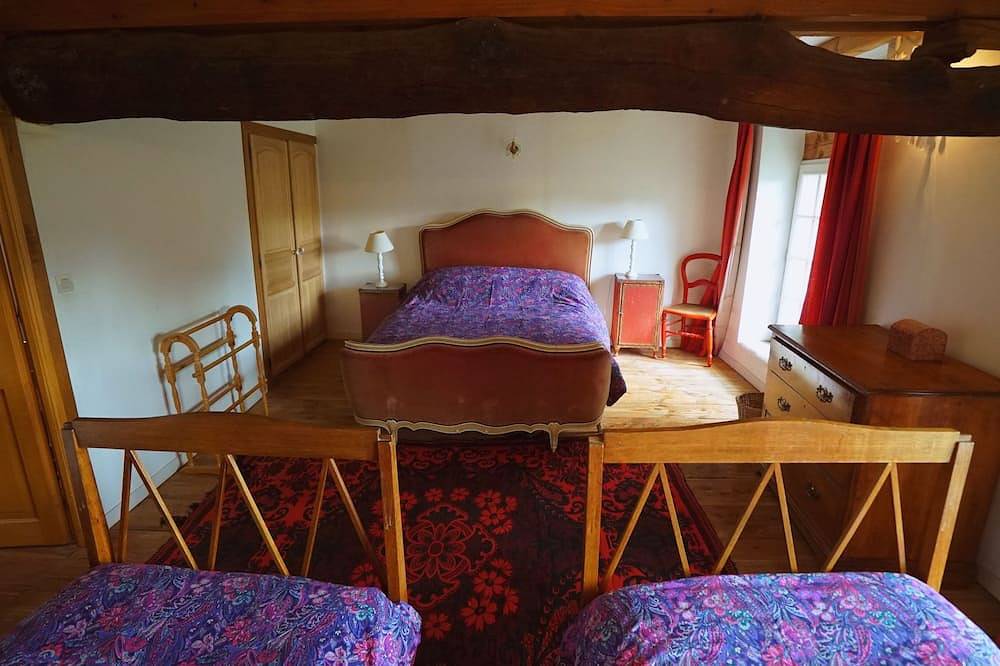 Carriage House auf dem Gelände des Chateau Le Mont Epinguet in Brix, Côte de la Déroute