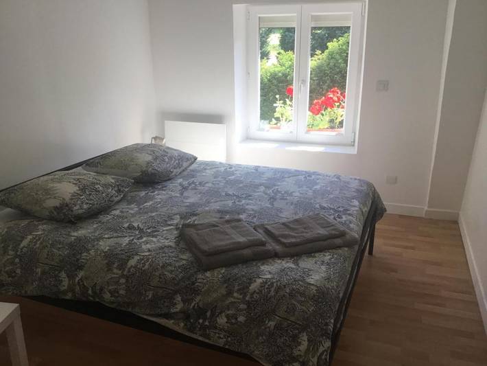 Location de vacances pour 8 personnes, avec jardin et terrasse à Clécy - 4