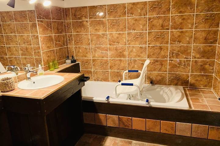 Gîte pour 2 personnes, avec sauna et jacuzzi à Messey-sur-Grosne - 3