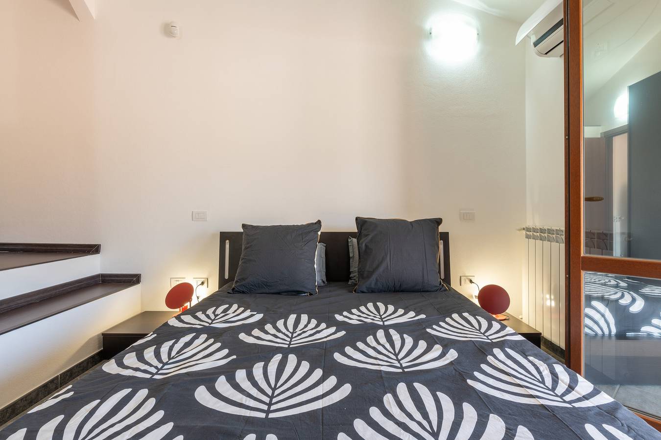 Villa "Casa Annabella" met bergzicht, privéterras en 2 balkons in Sarroccu/Sarroch, Sarroch