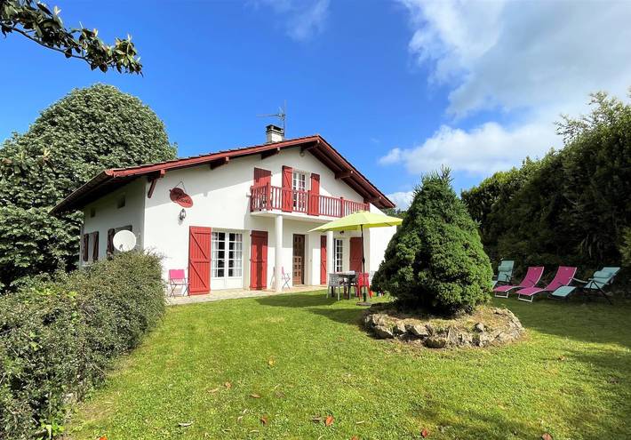 Gîte pour 6 personnes, avec jardin et terrasse au Pays basque