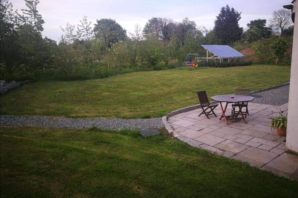 Bluebell Cottage, beautiful countryside, close to Newry in Newry, County Down