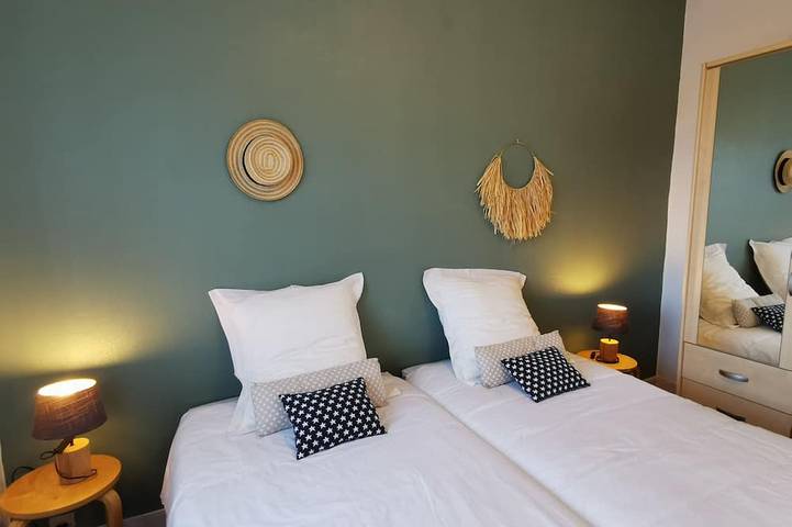 Gîte pour 4 personnes, avec jardin et terrasse dans Plage Pors Carn - 3