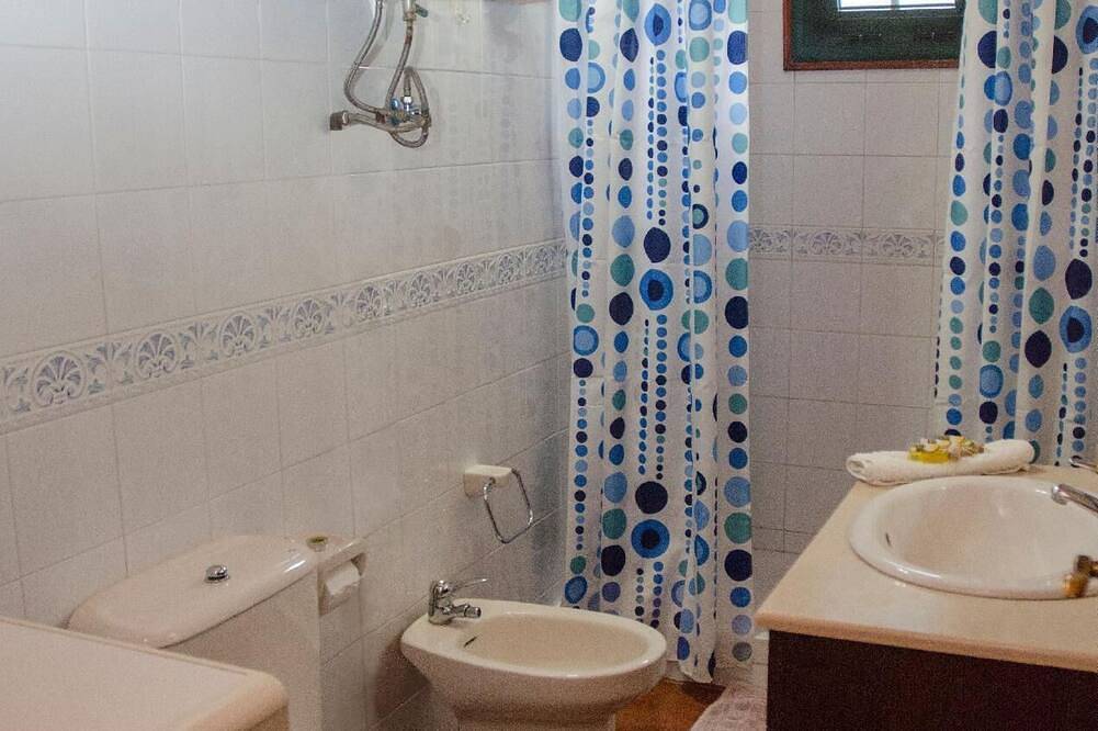 Rural house with excellent views of the sea and valley. in Santa Catalina, Hermigua