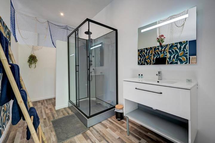 Gîte pour 2 personnes, avec sauna et piscine ainsi que vue et jardin à Roquemaure - 3