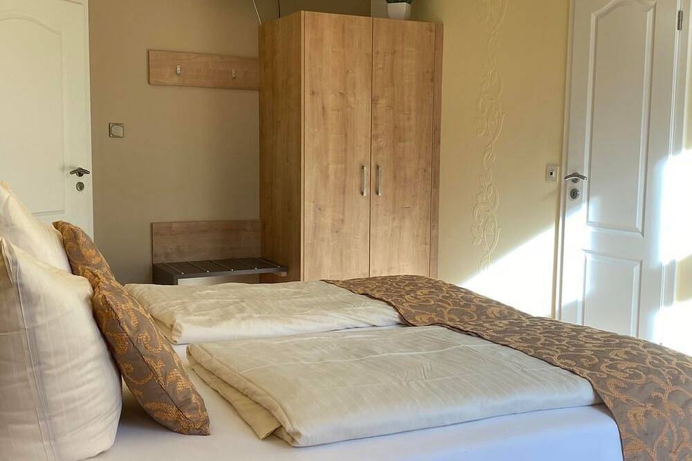 Ganze Wohnung, 2-Bett-Ferienwohnung Vier Jahreszeiten - Hotel Haus Hohenzollern/Haus Ambiente in Bad Bertrich, Traben-Trarbach und Umbegung