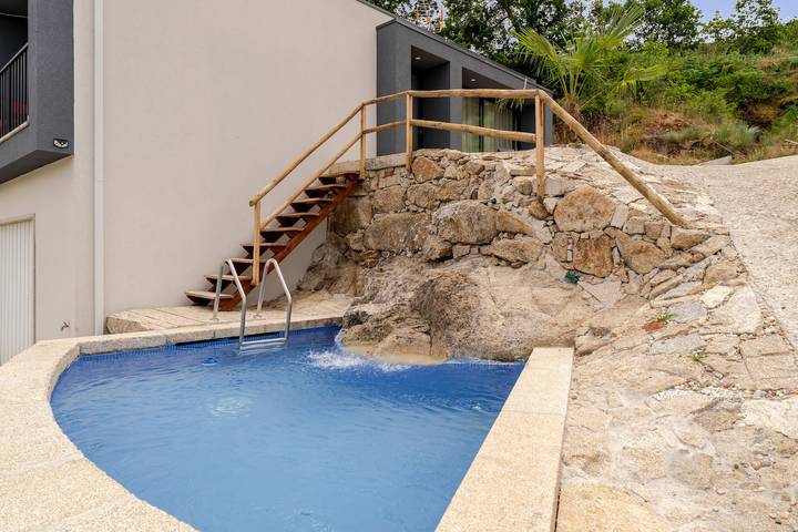 Holiday Home 'Felicidade' with Mountain View, Wi-Fi and Air Conditioning in São Cristóvão de Mondim de Basto, Vila Real District