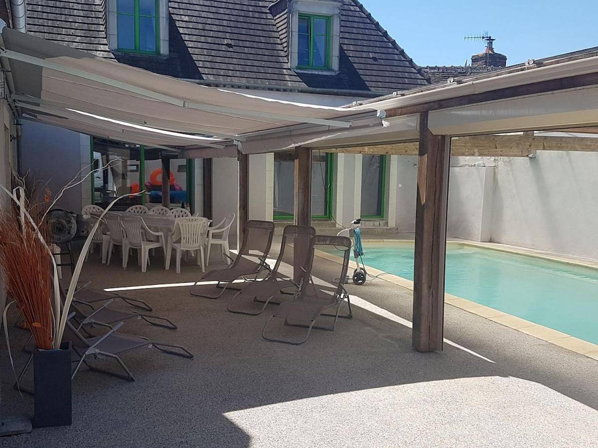 Maison spacieuse avec piscine chauffée in Souillé, Sarthe