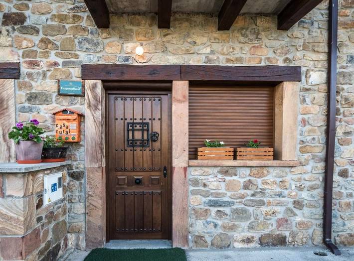 Casa de vacaciones para 9 personas, con jardín y vistas en Parque Regional de la Montaña de Riaño y Mampodre - 3