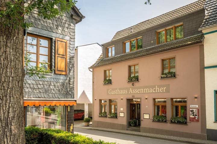 Ferienhaus für 3 Personen, mit Terrasse und Sauna in Altenahr