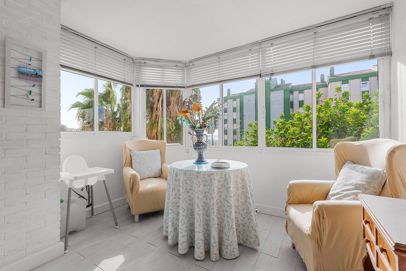 Apartamento entero, Apartamento de 110 m² en El Palo con vistas al mar, Wi-Fi y aire acondicionado, parking in Playa del Palo, Málaga