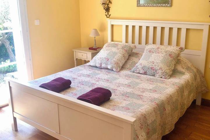 Location de vacances pour 10 personnes, avec jardin à Correns - 2