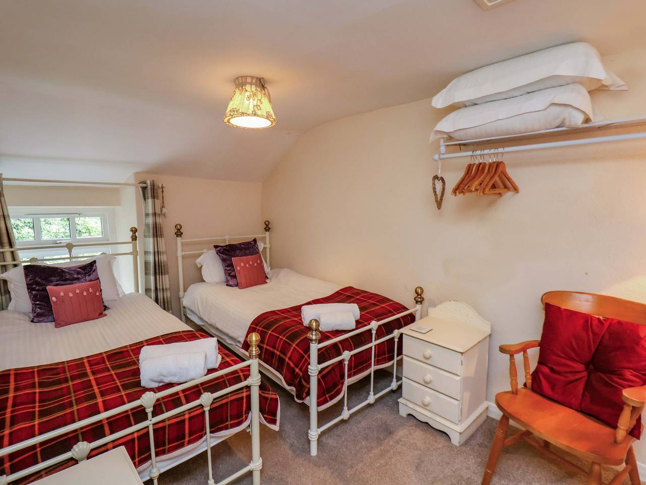 Eskdale View, 5 Hollins Cottages in North York Moors National Park