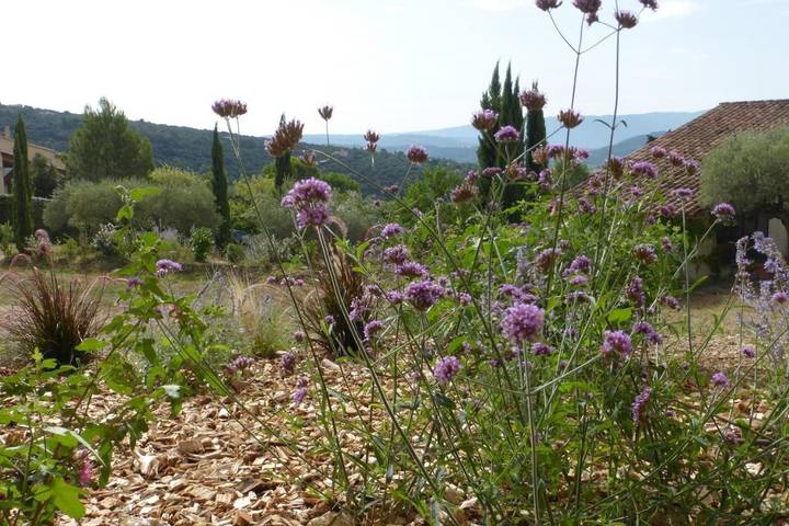 Location de vacances pour 2 personnes, avec piscine ainsi que vue et terrasse à Saint-Saturnin-lès-Apt - 4