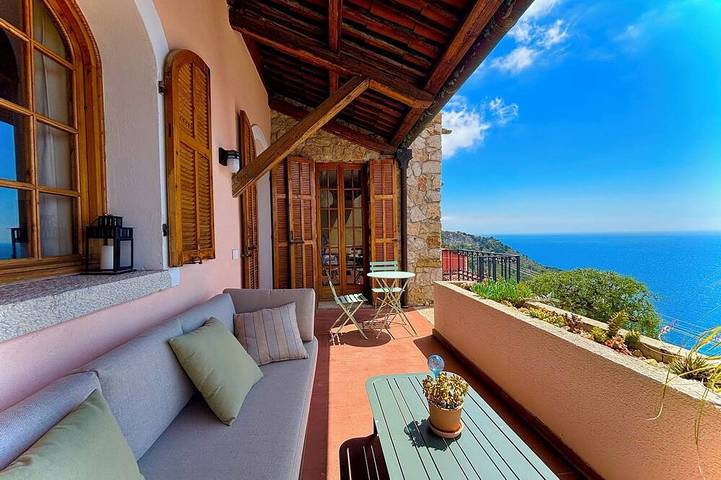 Location de vacances pour 8 personnes, avec jardin à Grimaldi (Ventimiglia)