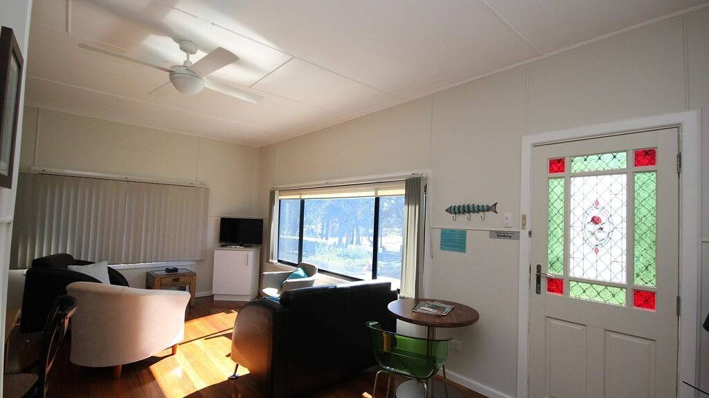 \"Aqua Cottage\" 16 Aqua Cres, Lake Cathie in Lake Cathie, Port Macquarie