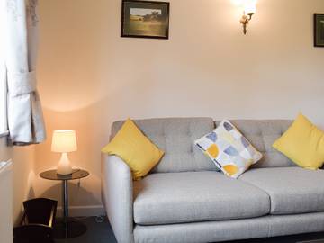 Log Cabin for 2 People in Herefordshire, West Midlands, Photo 3