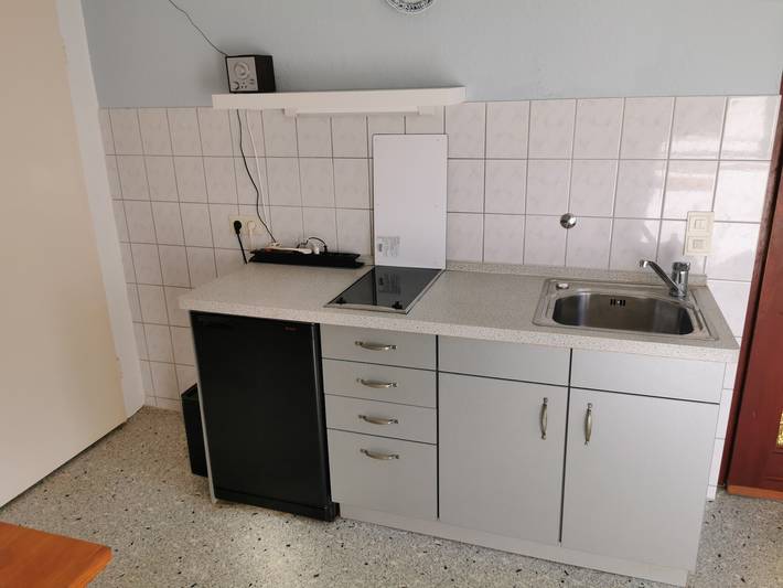 Ganze Wohnung, Kleines Appartment für Messe, Firmen und Privat mit kostenfreiem Carport in Garbsen, Region Hannover