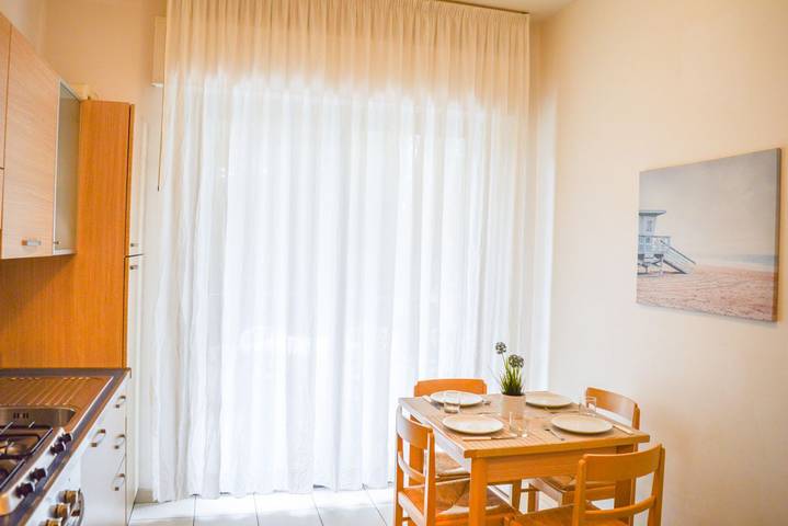 Gîte pour 2 personnes, avec piscine et balcon/terrasse à Pineto
