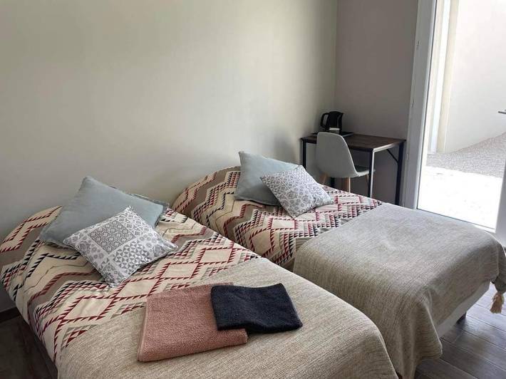 Gîte pour 2 personnes, avec jardin ainsi que vue et terrasse à Chitenay - 3