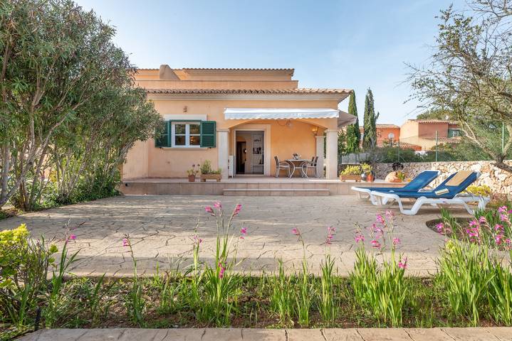 Casa de férias cuidada com piscina, terraço, jardim, Wi-Fi, ar condicionado e estacionamento in El Paraiso - Sa Rapita, Campos (Espanha)
