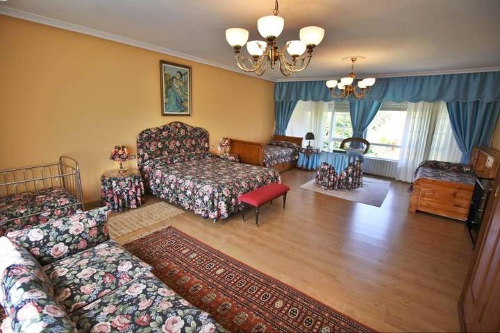 Location de vacances pour 14 personnes, avec vue et jardin, animaux acceptés à Brión - 2