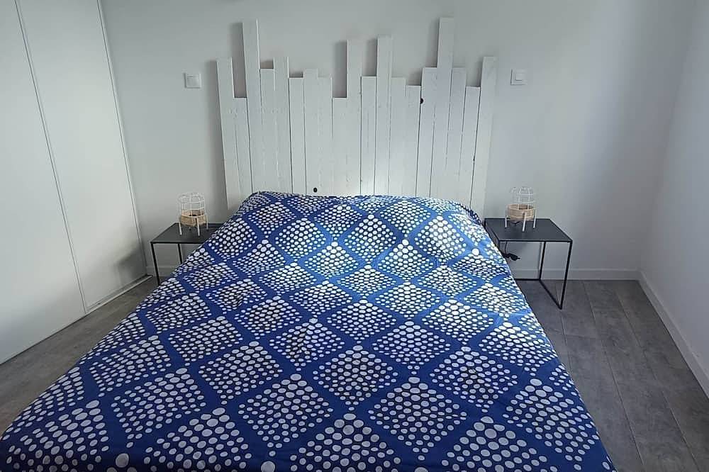 Entire apartment, Le Krogen - Studio 300m from the port in Locmiquélic, Côte des Mégalithes