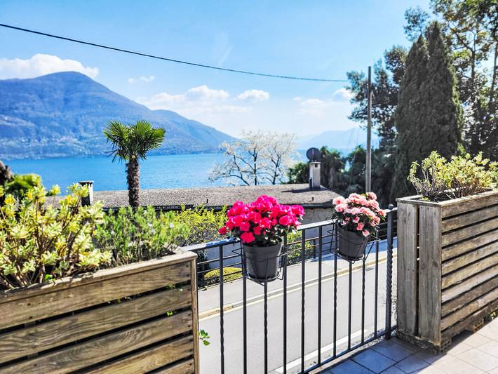 Ferienwohnung für 3 Personen, mit Terrasse und Seeblick sowie Ausblick in Brissago - 2