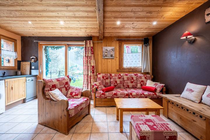 Ganze Wohnung, Ferienwohnung "La Poya" mit Bergblick, privater Terrasse und Wlan in Valloire, Region Saint-Jean-de-Maurienne