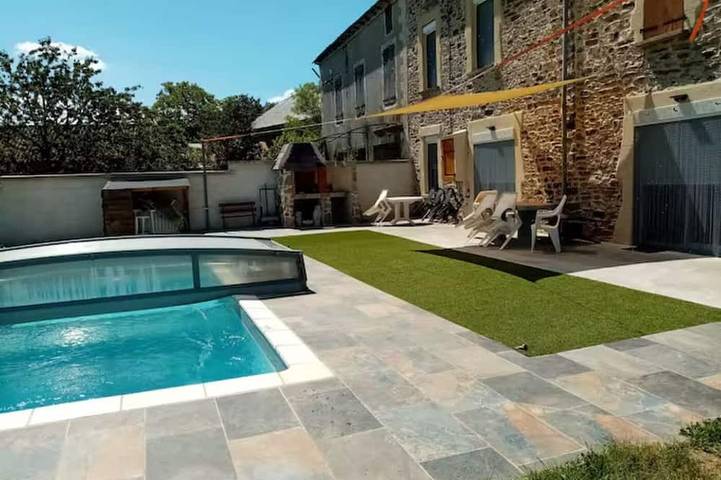 Gîte pour 10 personnes, avec Jardin à Lédergues