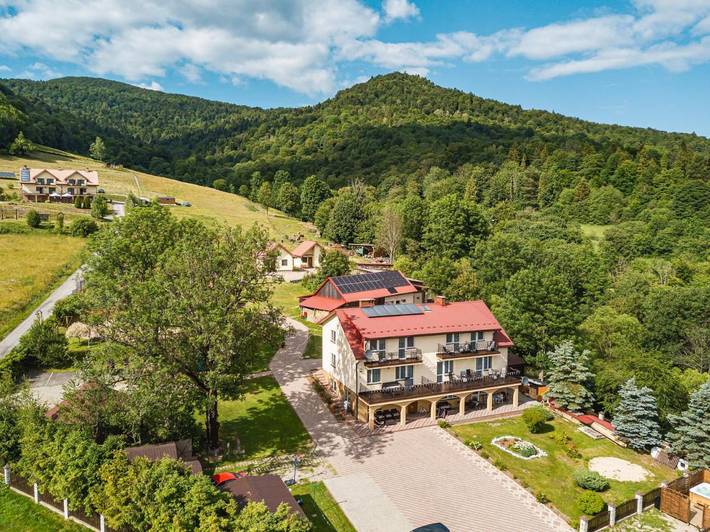 Apartament wakacyjny dla 3 osób, z sauna i ogród oraz jacuzzi w Bieszczady