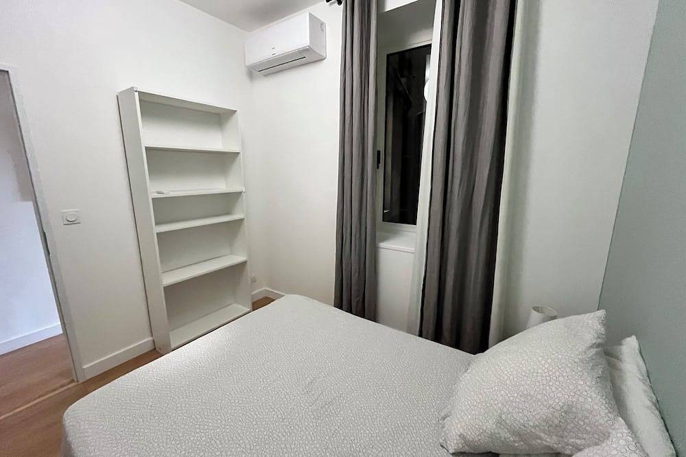 Appartement entier, Beau 3 Pièces Climatisé idéalement situé en Centre Ville Vue sur le Canal in Sète, Côte méditerranéenne (France)