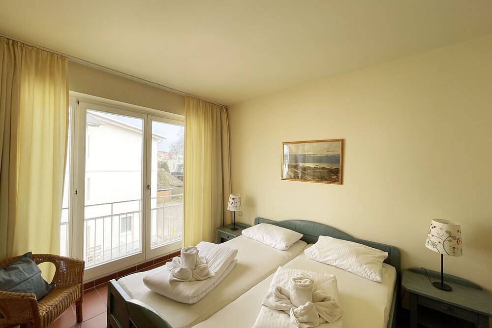 Entire apartment, Haus Undine Apt 24 with balcony -. Catering Undine in Göhren, Ruegen