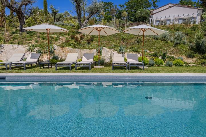 Ferienhaus für 10 Personen, mit Terrasse und Garten sowie Pool in Fermo