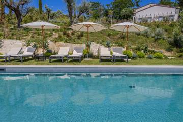 Ferienhaus für 10 Personen, mit Garten und Terrasse sowie Pool, mit Haustier in Fermo